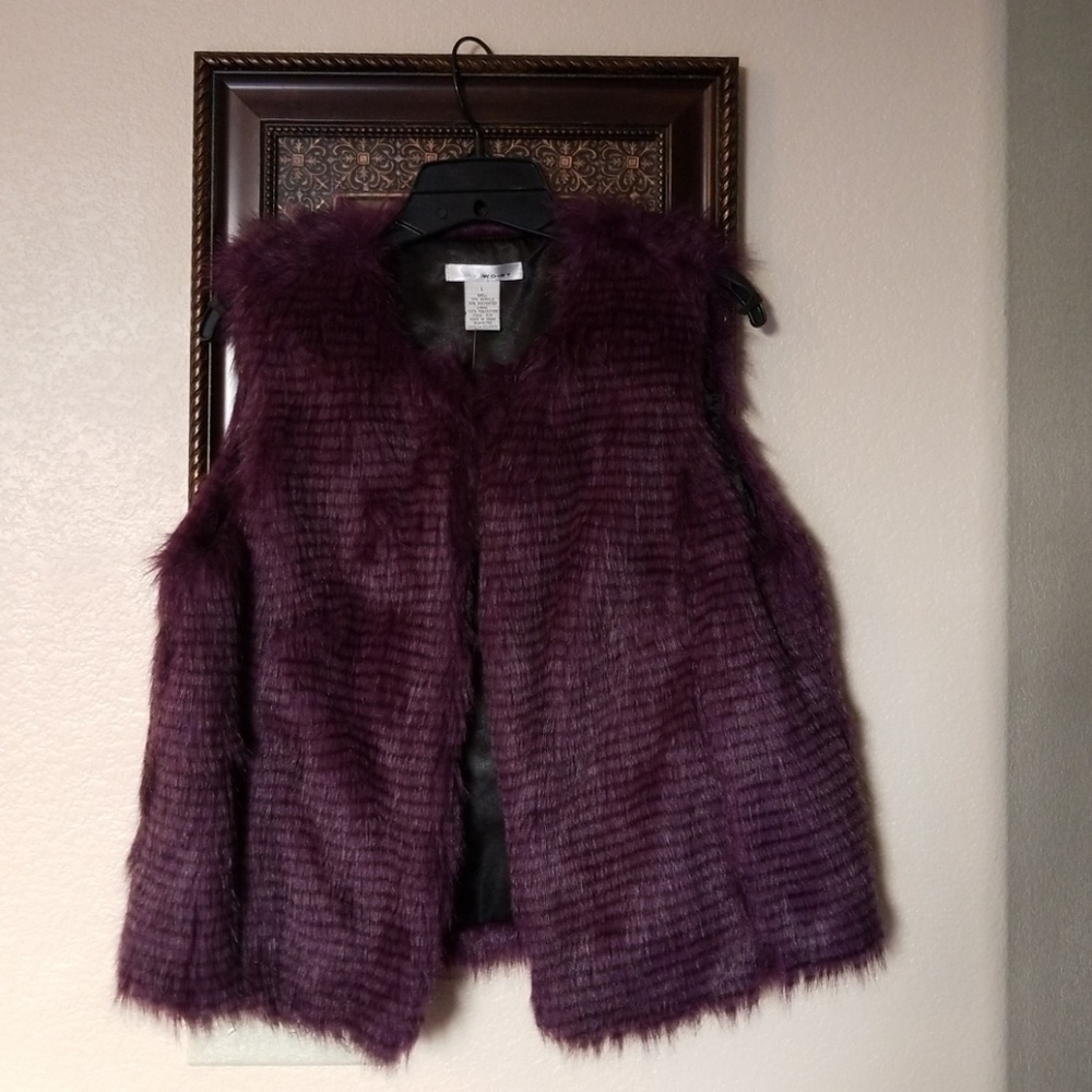 Vest - Picture 2 of 3